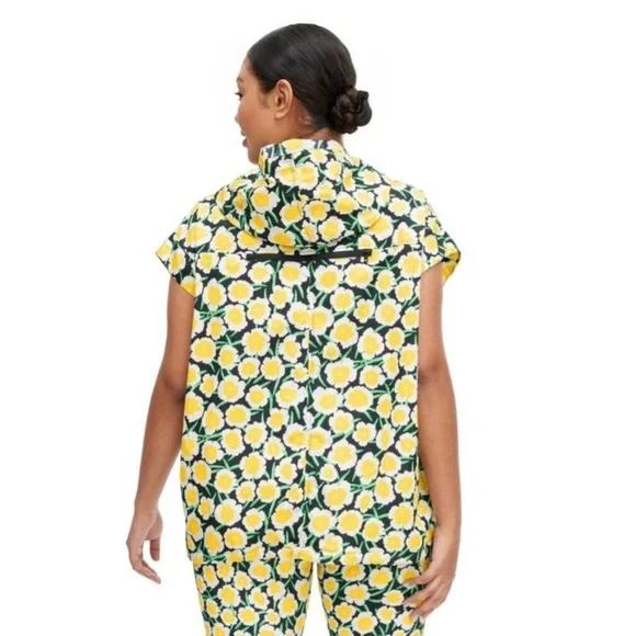 NWOT DVF Nylon Packable Yellow Poppy
Short Sleeve Hooded Vest L - Picture 6 of 6